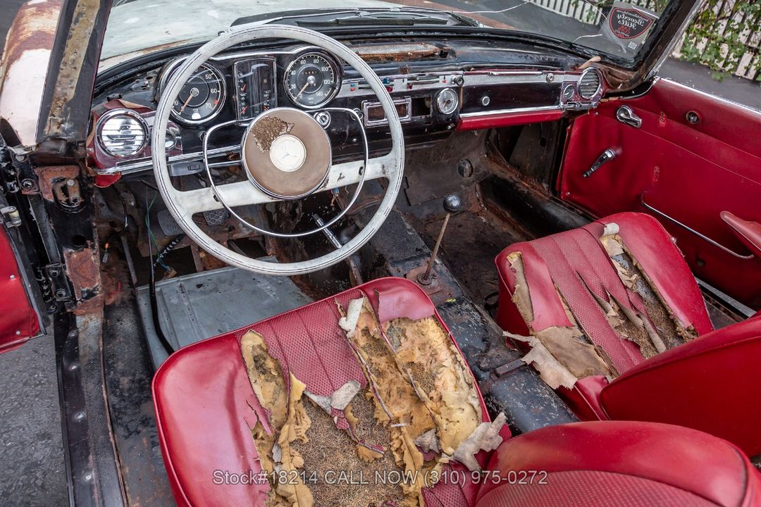 1966 Mercedes-Benz 230SL Pagoda