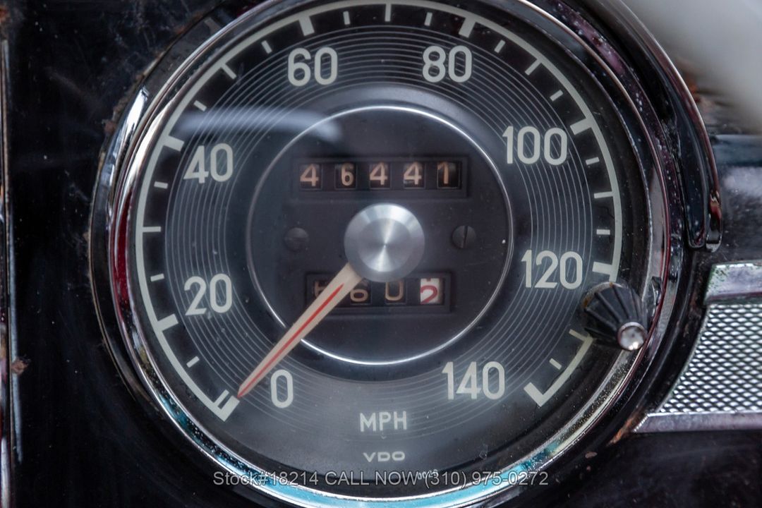 1966 Mercedes-Benz 230SL Pagoda