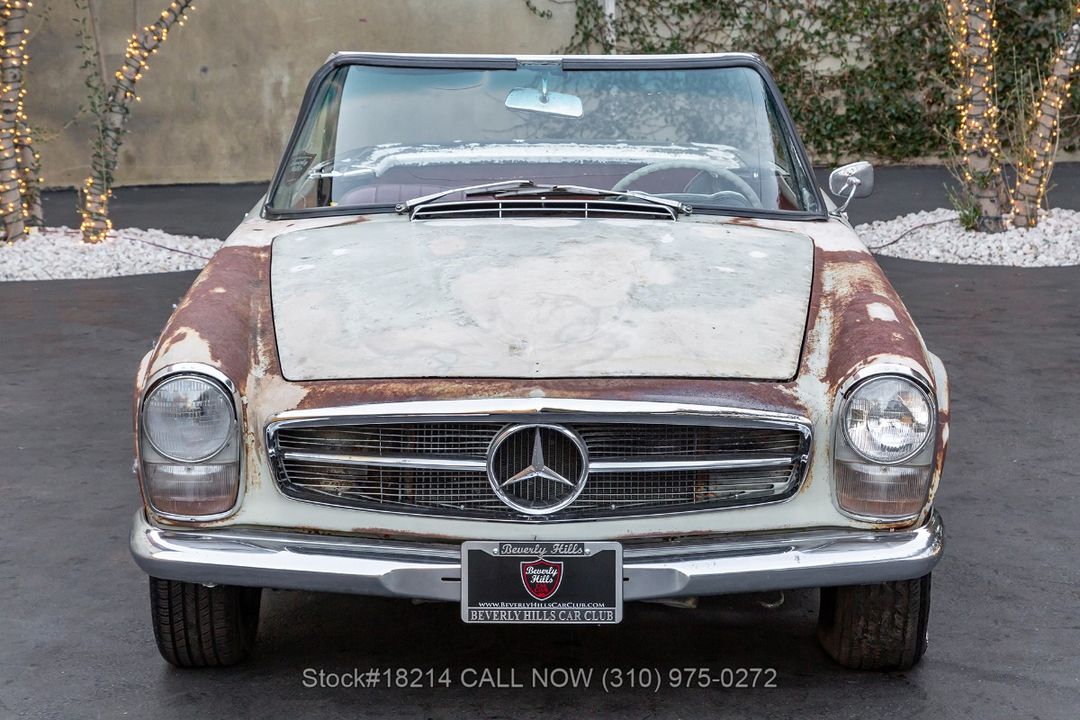 1966 Mercedes-Benz 230SL Pagoda