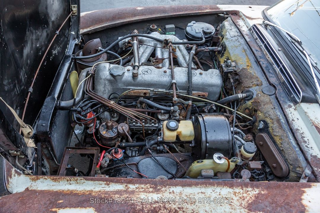 1966 Mercedes-Benz 230SL Pagoda