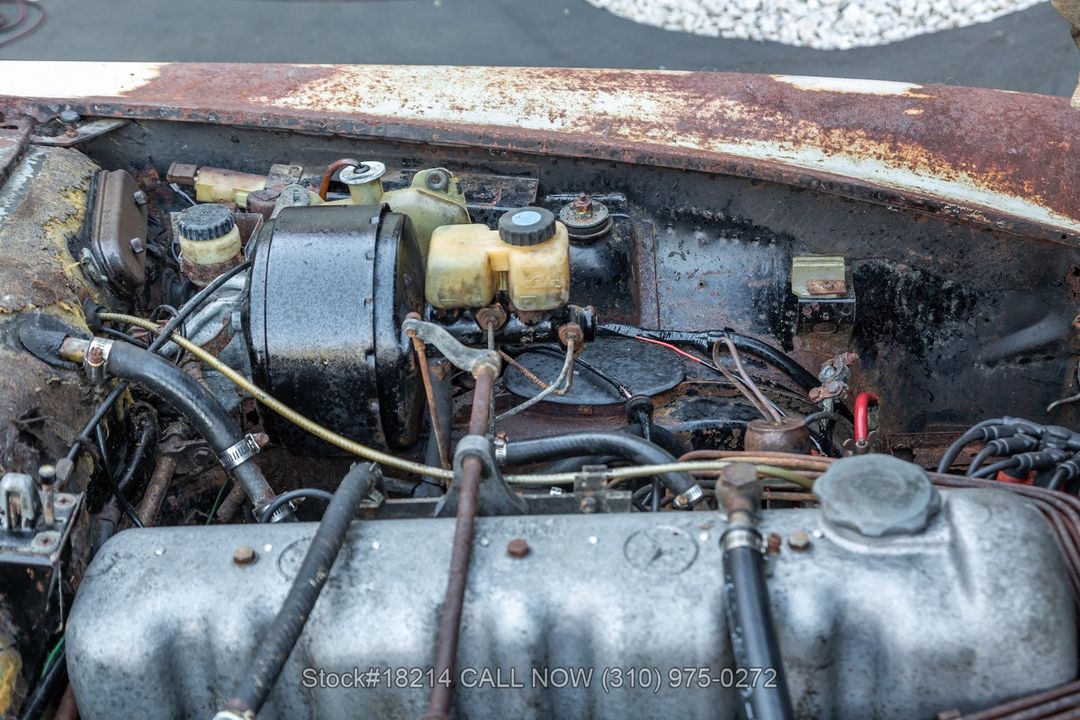 1966 Mercedes-Benz 230SL Pagoda