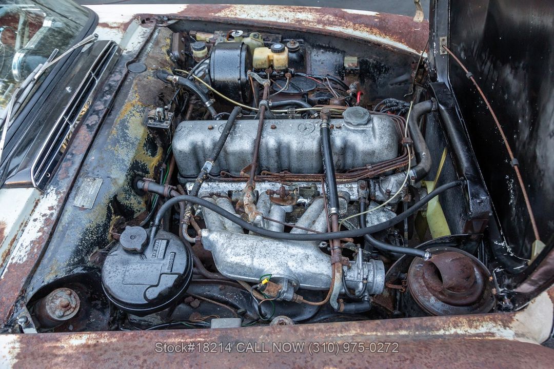1966 Mercedes-Benz 230SL Pagoda