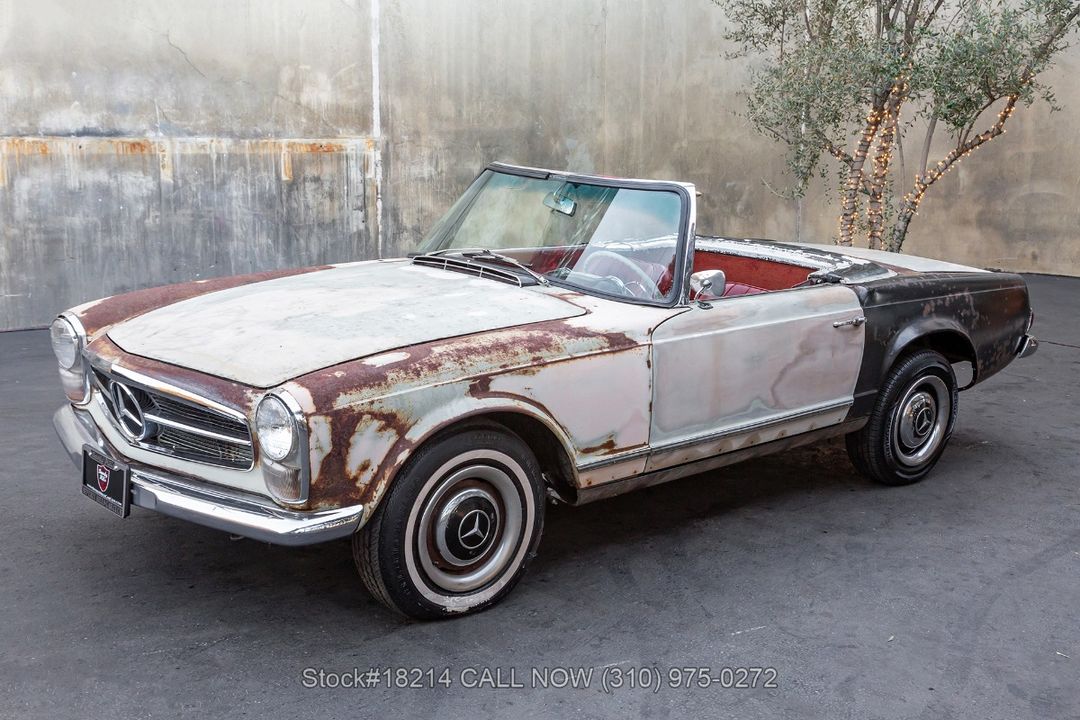 1966 Mercedes-Benz 230SL Pagoda