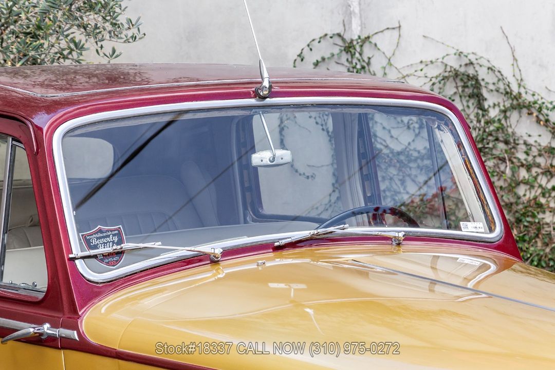 1954 Bentley R-Type Saloon