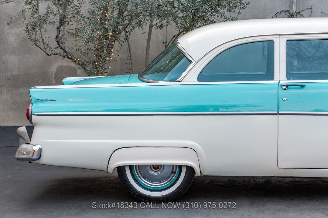 1955 Ford Fairlane Club