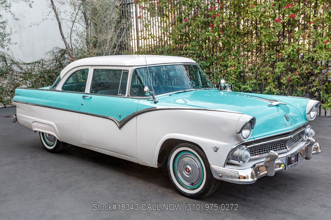 1955 Ford Fairlane Club