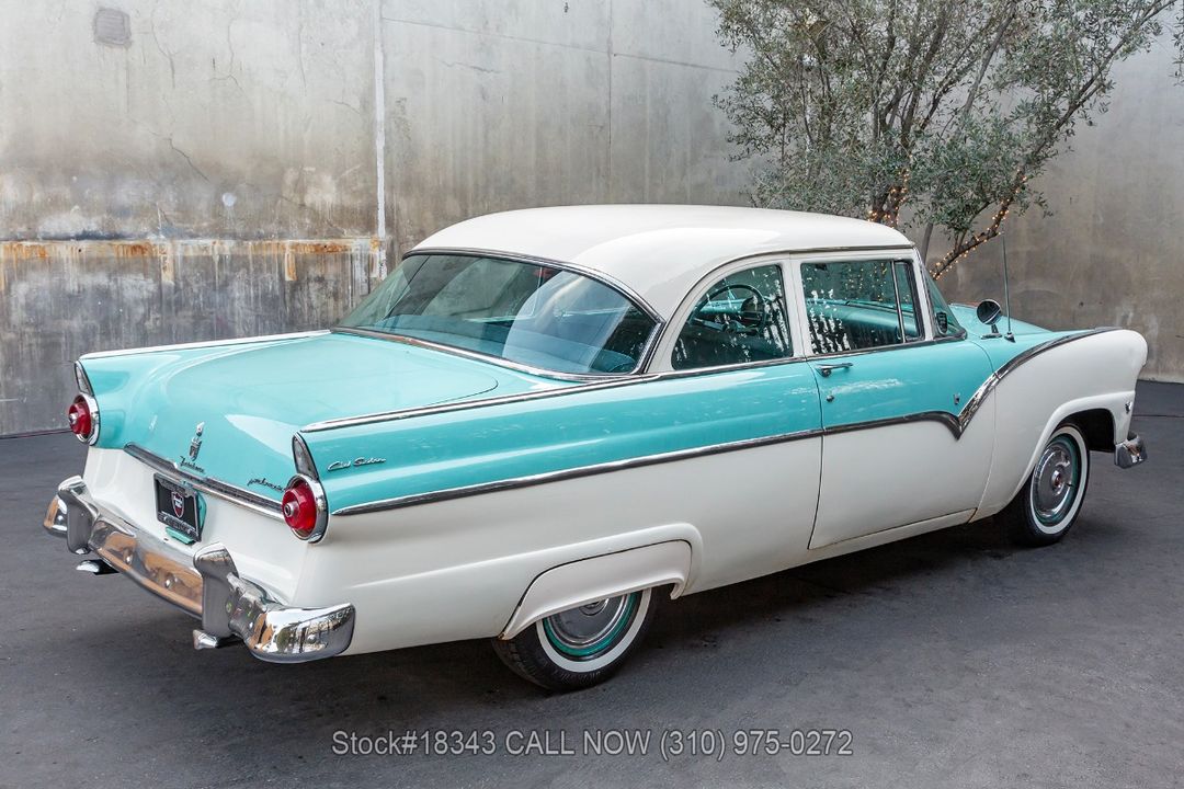1955 Ford Fairlane Club