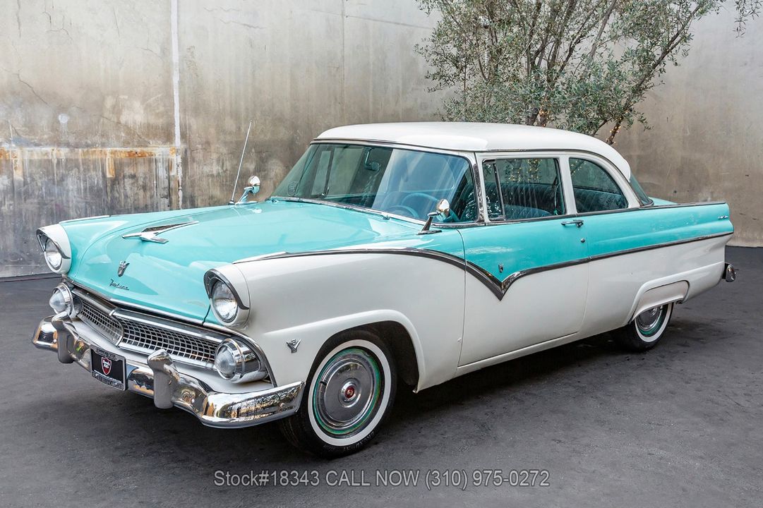 1955 Ford Fairlane Club
