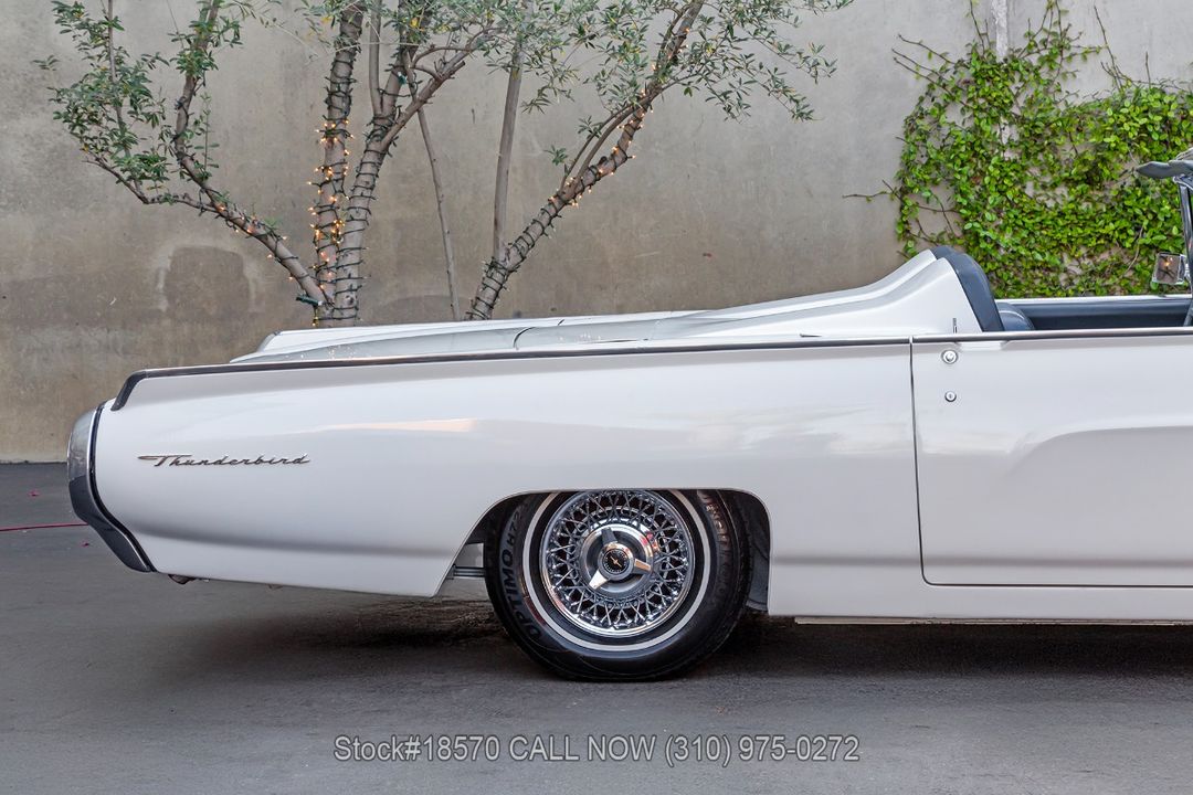 1963 Ford Thunderbird