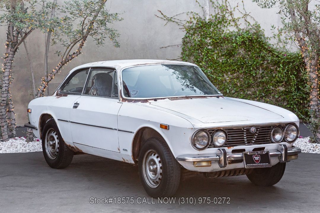 1974 Alfa Romeo GTV 2000
