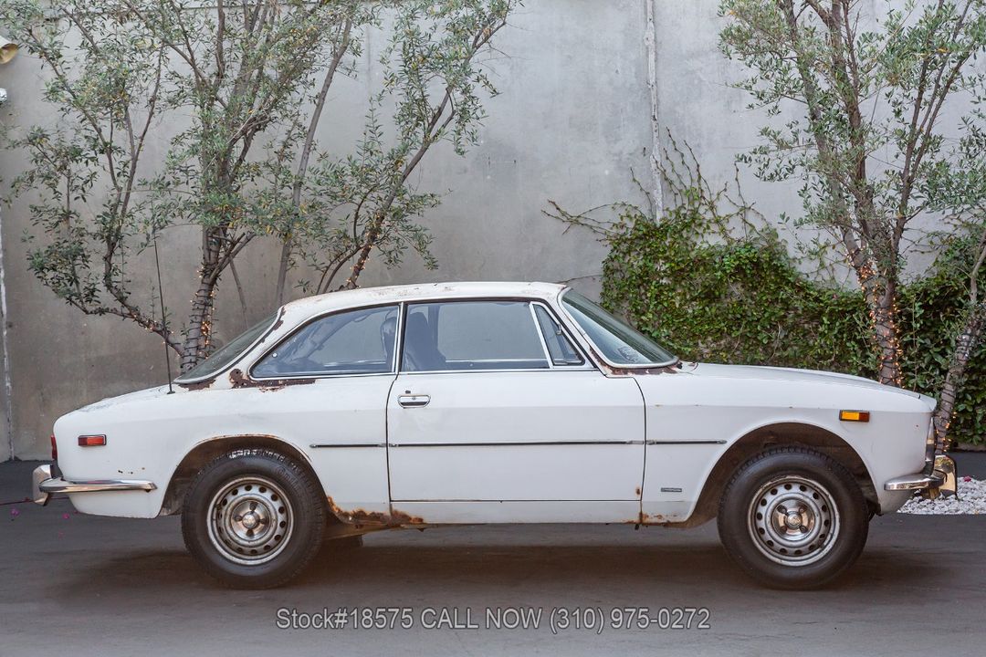 1974 Alfa Romeo GTV 2000