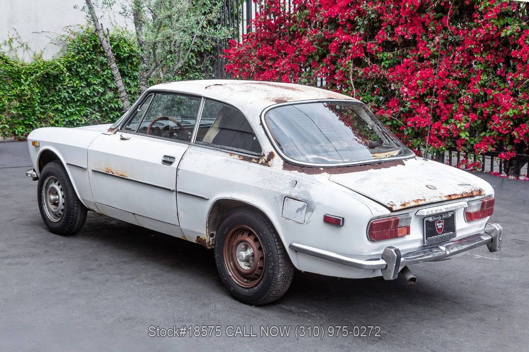 1974 Alfa Romeo GTV 2000