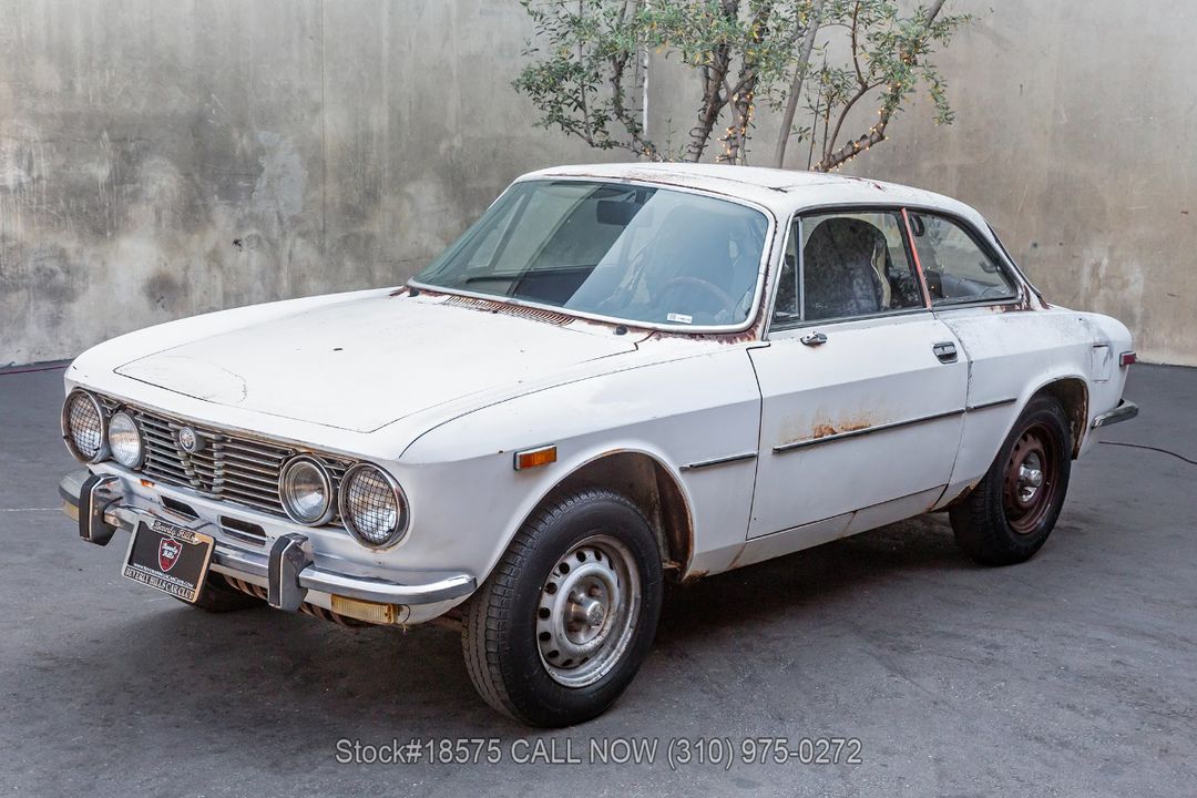 1974 Alfa Romeo GTV 2000