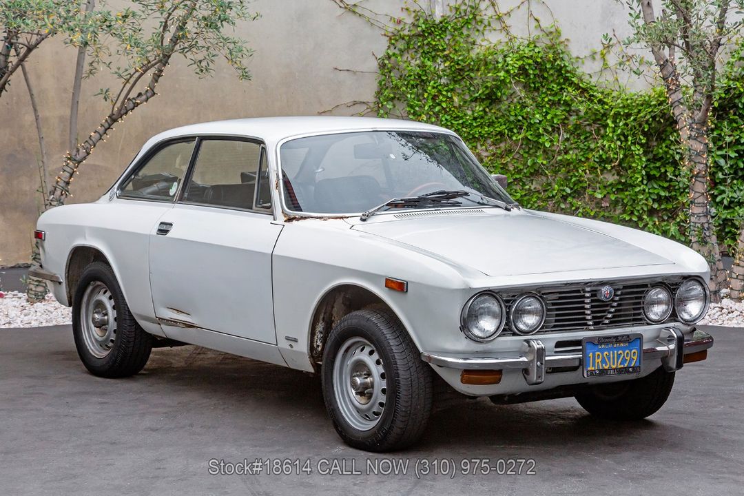 1974 Alfa Romeo GTV 2000