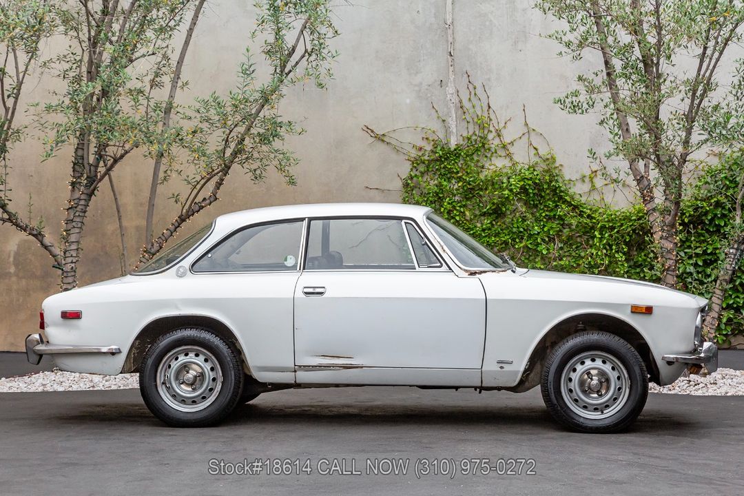 1974 Alfa Romeo GTV 2000