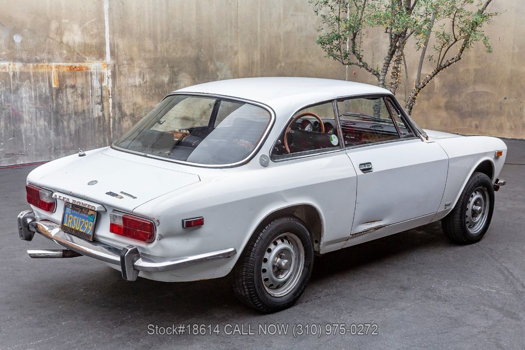 1974 Alfa Romeo GTV 2000
