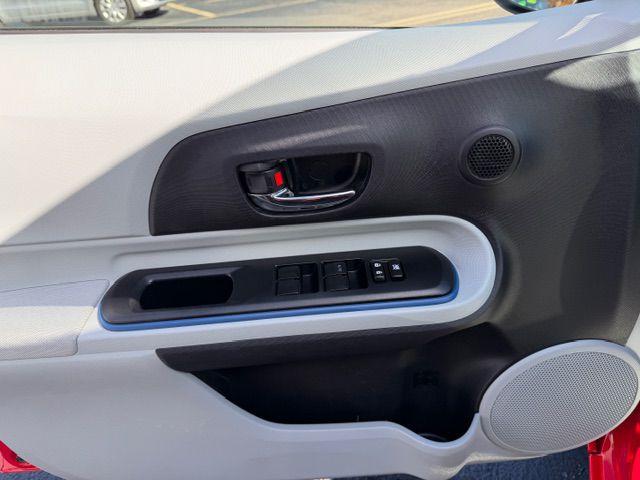 2013 Toyota PRIUS C
