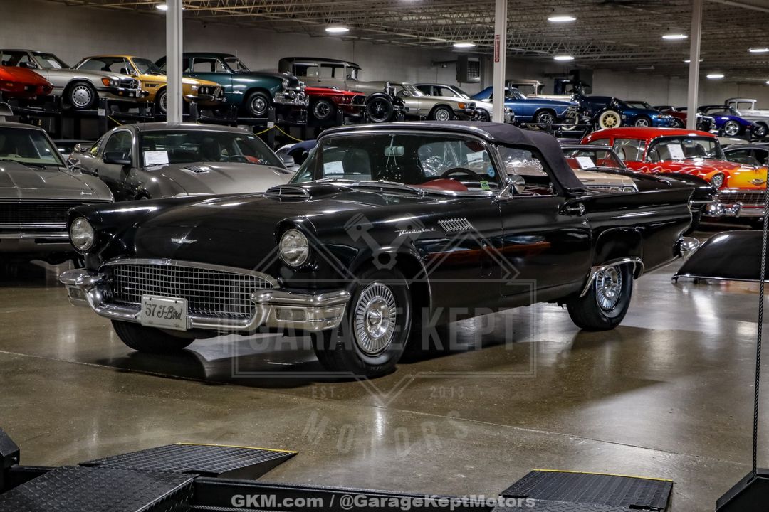 1957 Ford Thunderbird