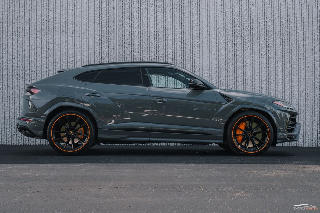 2022 Lamborghini Urus