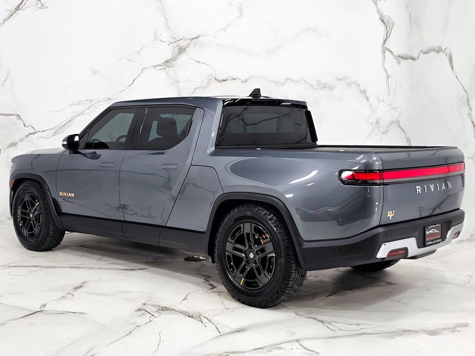 2022 Rivian R1T