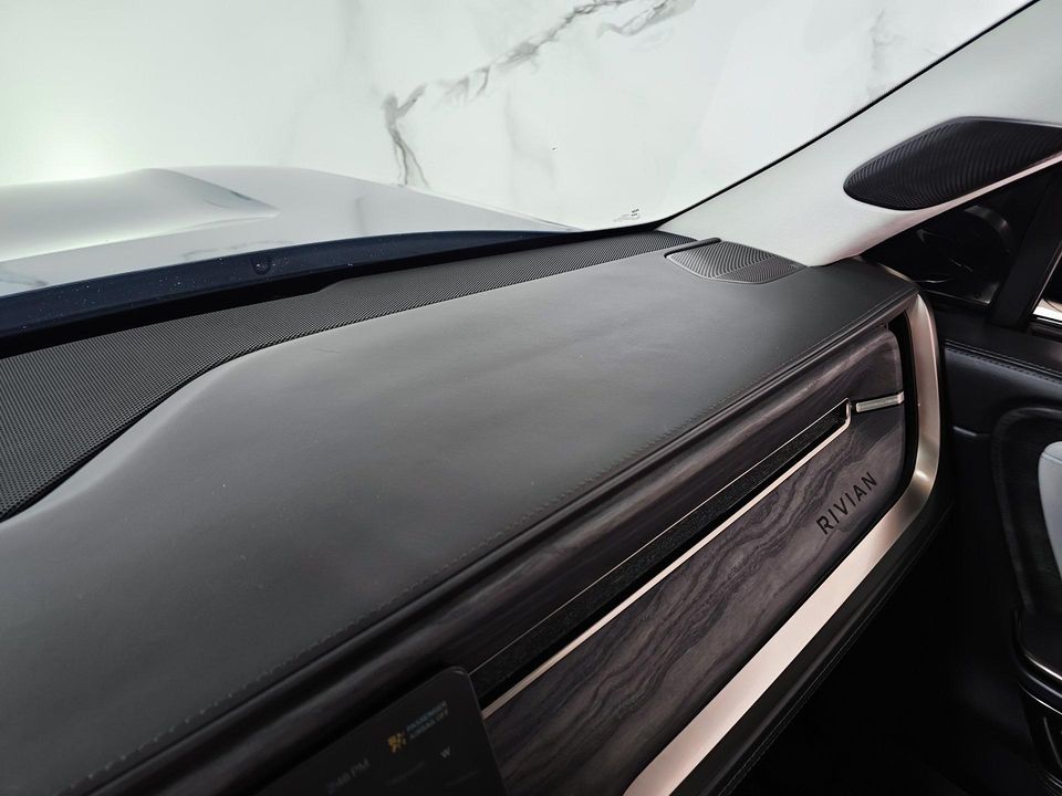 2022 Rivian R1T