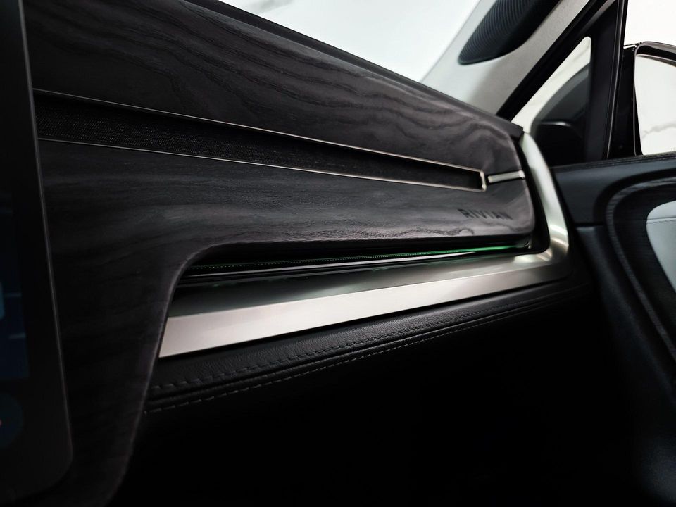 2022 Rivian R1T