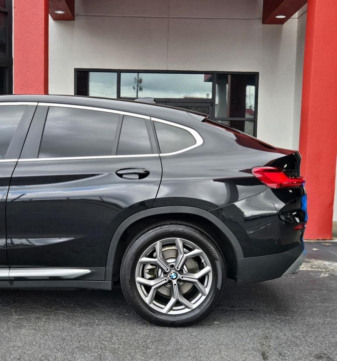2023 BMW X4