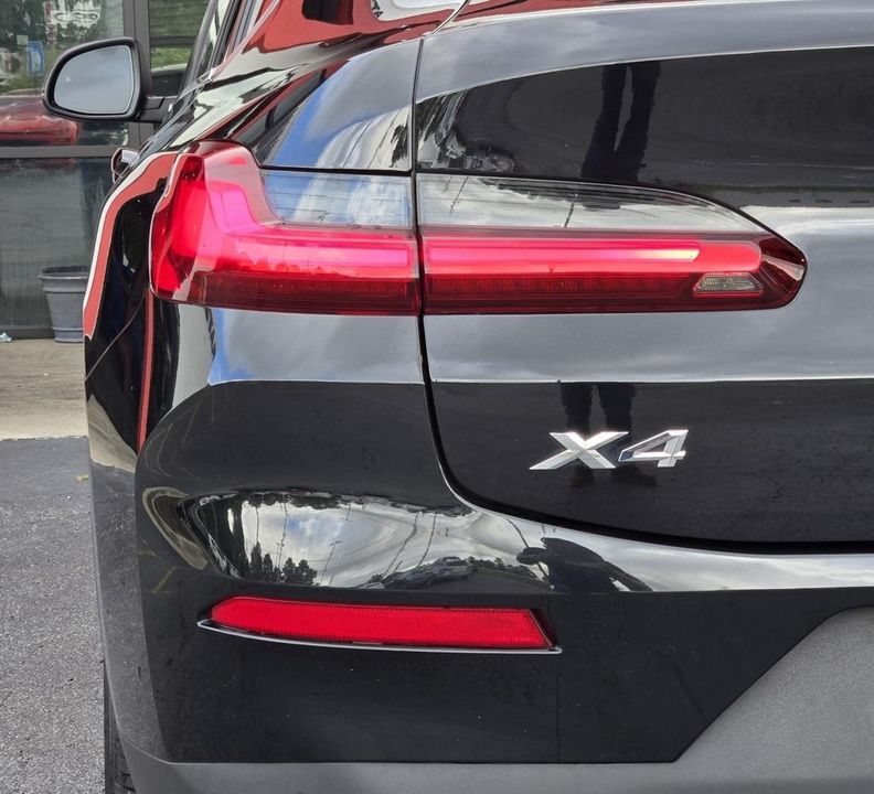 2023 BMW X4