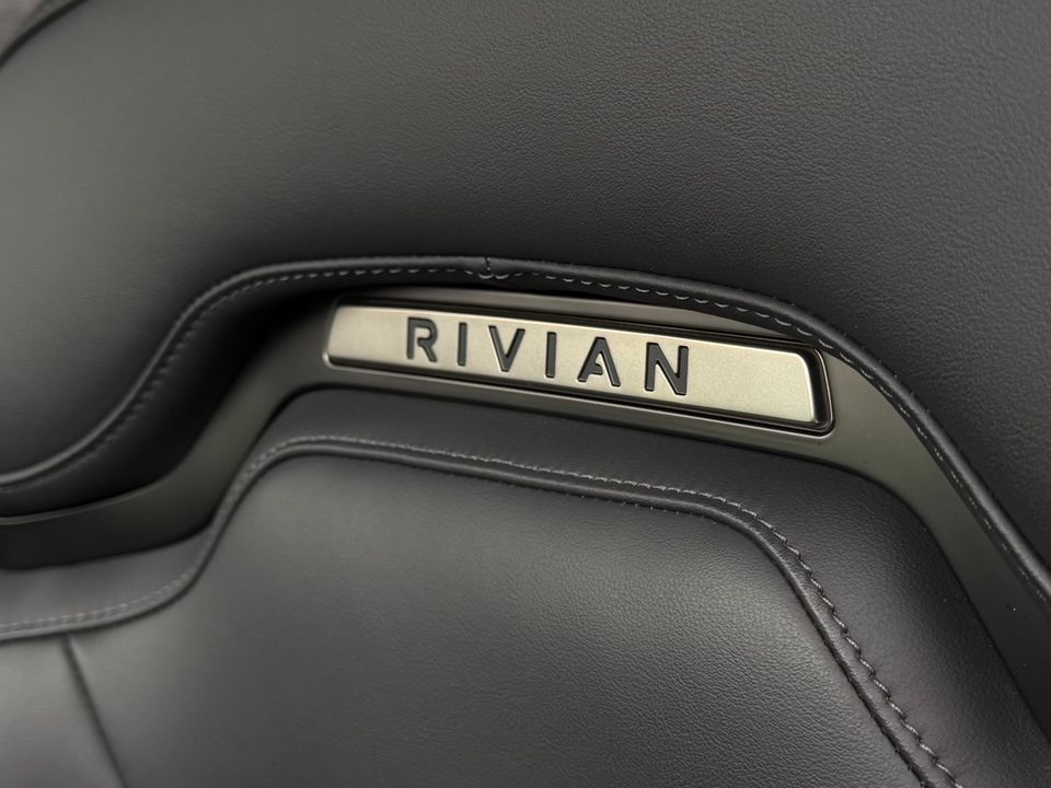2024 Rivian R1T