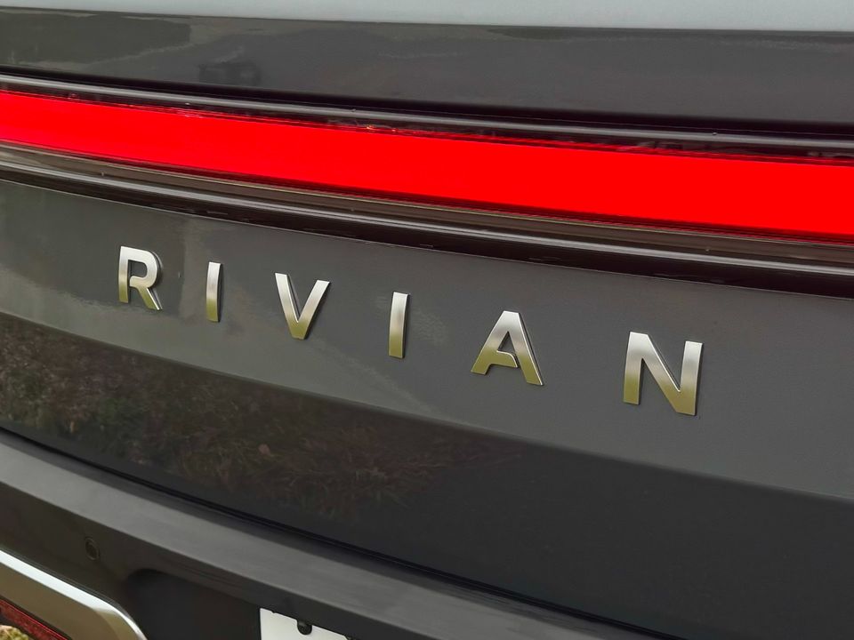 2024 Rivian R1T