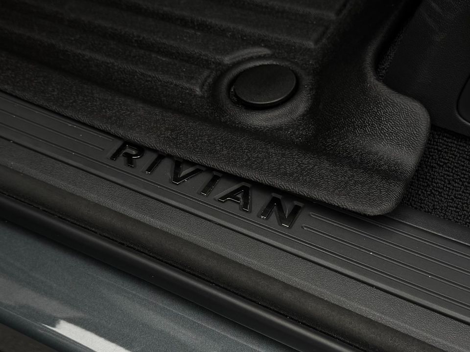 2024 Rivian R1T