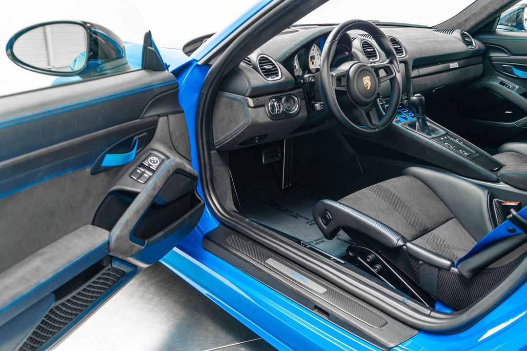 2023 Porsche 718 Cayman