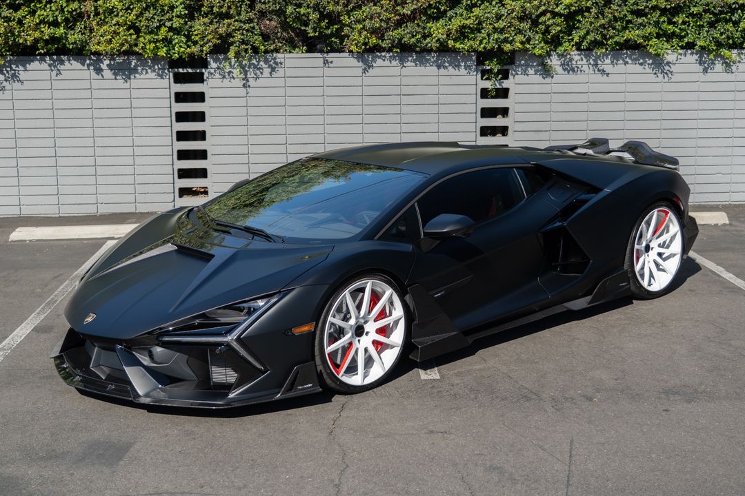 2024 Lamborghini Revuelto