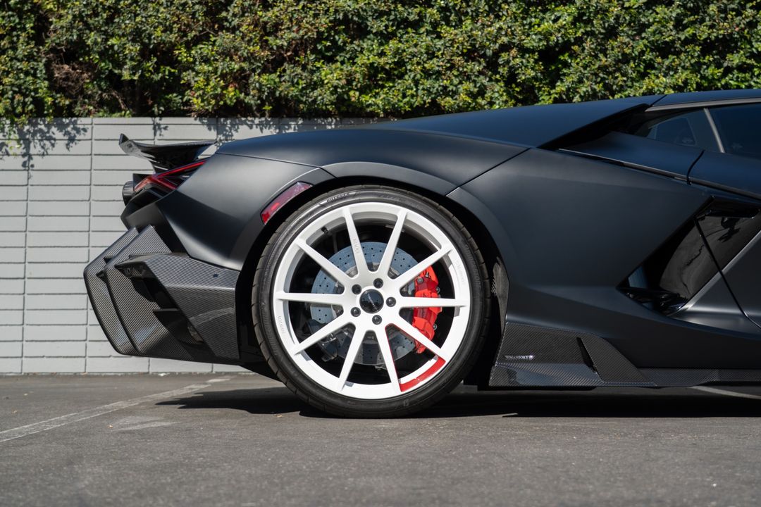 2024 Lamborghini Revuelto