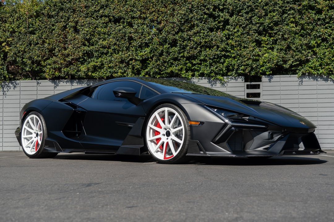 2024 Lamborghini Revuelto
