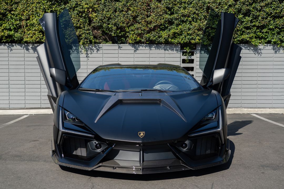 2024 Lamborghini Revuelto