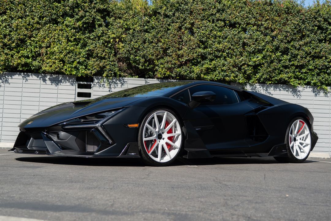 2024 Lamborghini Revuelto