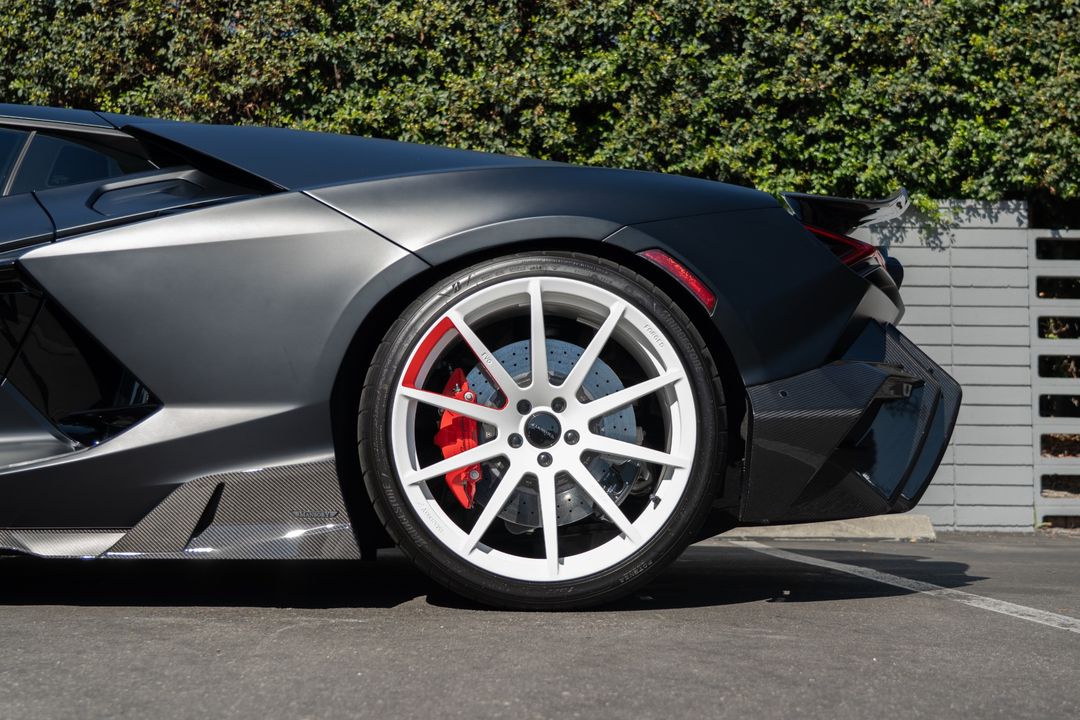 2024 Lamborghini Revuelto