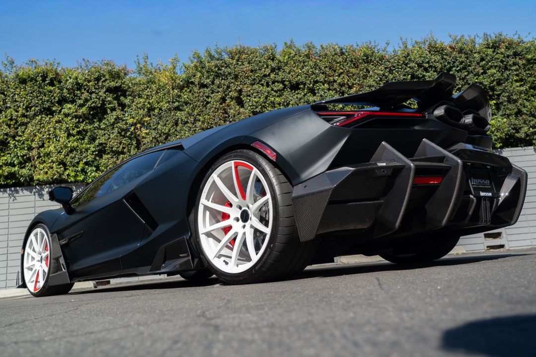 2024 Lamborghini Revuelto