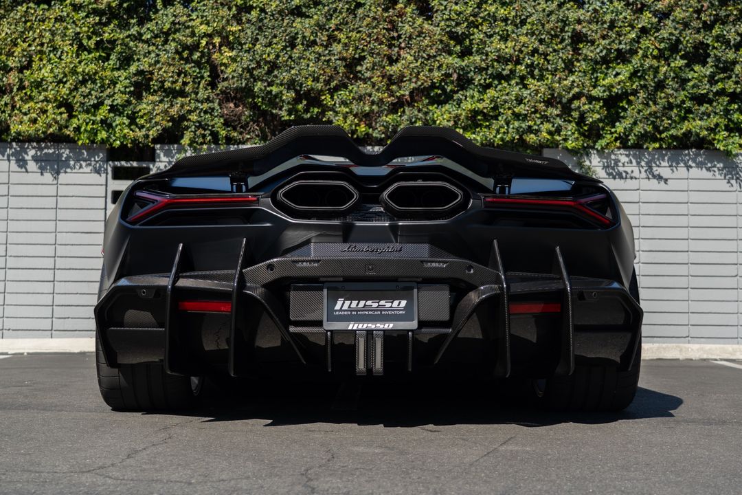 2024 Lamborghini Revuelto