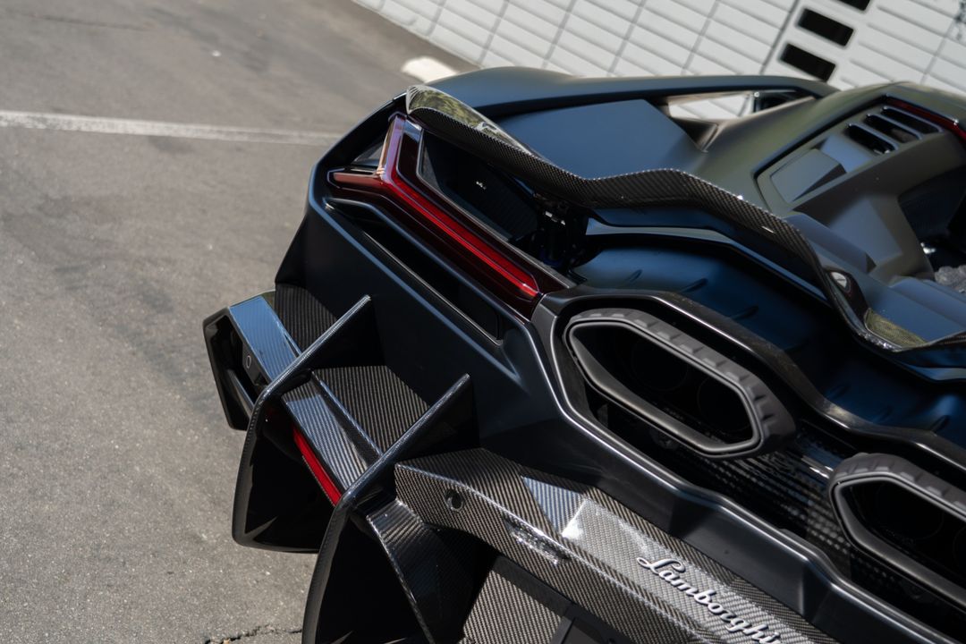 2024 Lamborghini Revuelto