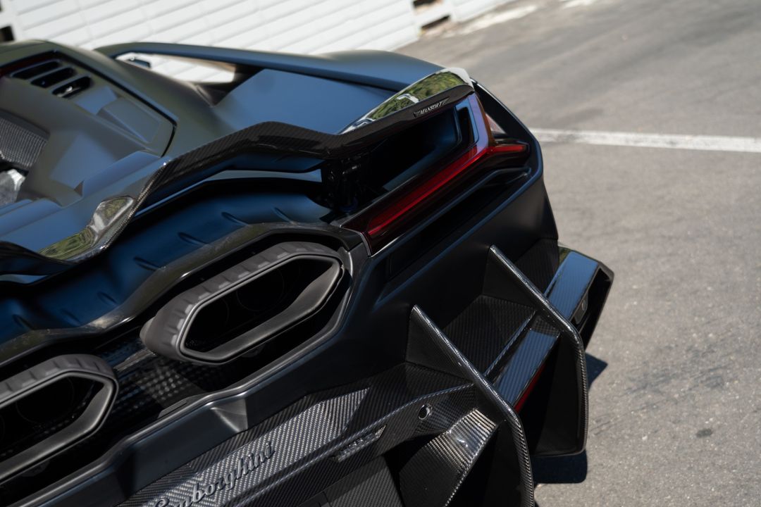 2024 Lamborghini Revuelto