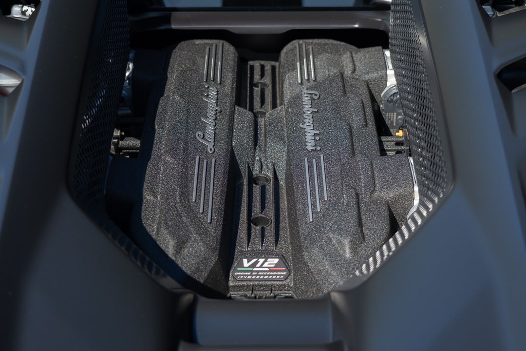 2024 Lamborghini Revuelto