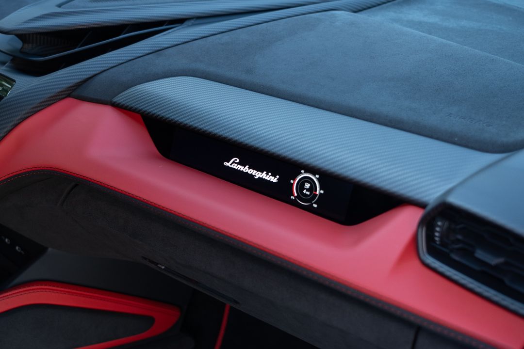 2024 Lamborghini Revuelto