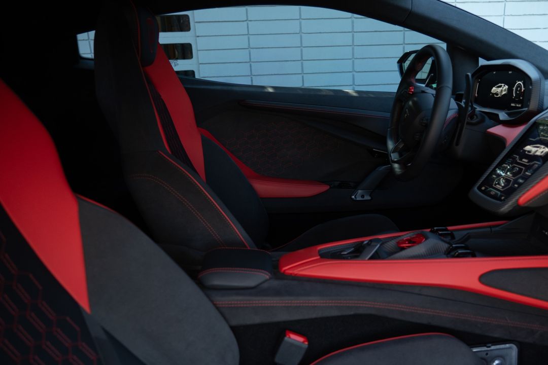 2024 Lamborghini Revuelto