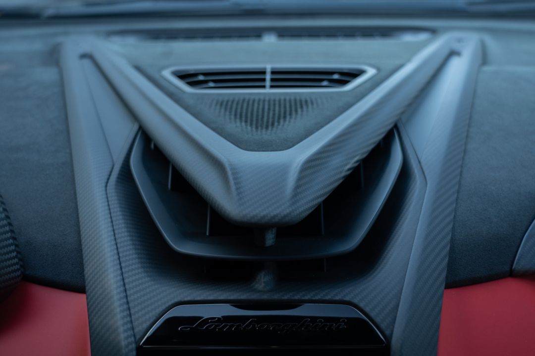 2024 Lamborghini Revuelto