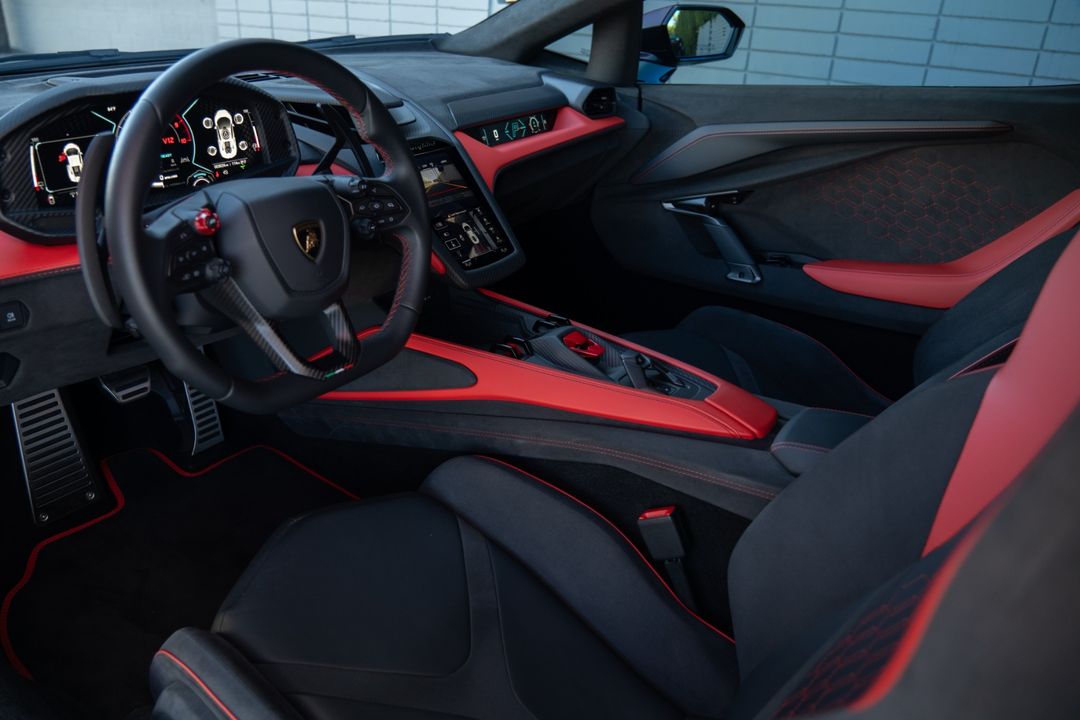 2024 Lamborghini Revuelto