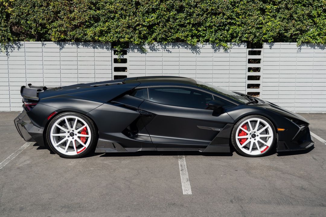 2024 Lamborghini Revuelto