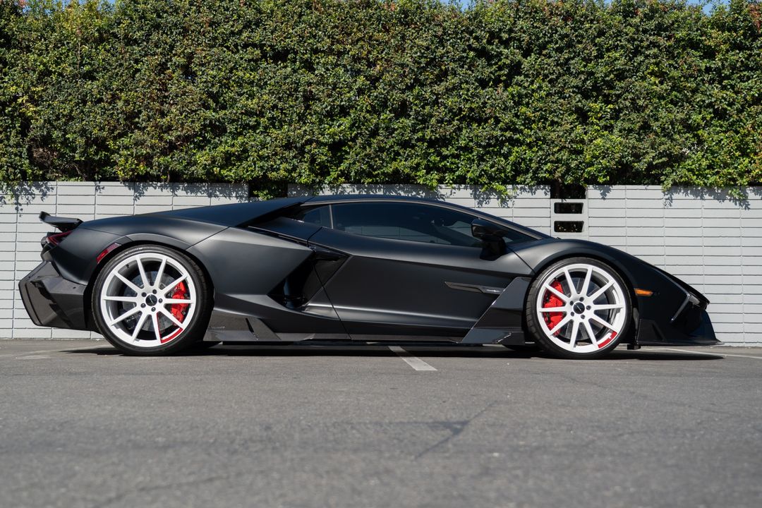 2024 Lamborghini Revuelto