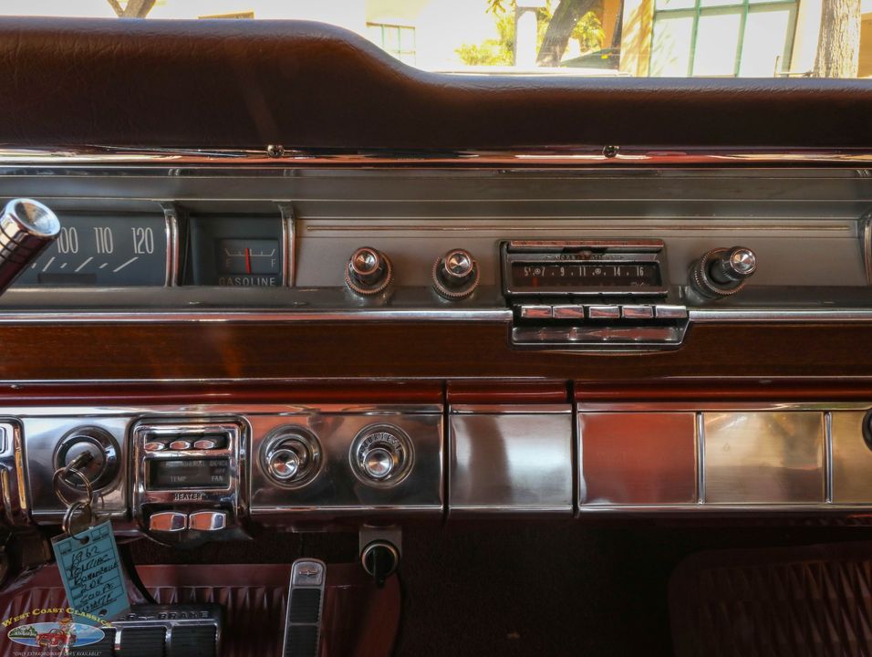 1962 Pontiac Bonneville Sport 2 Door Hardtop